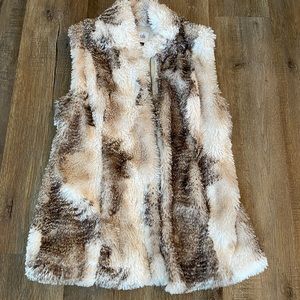 CAbi (fake) fur vest